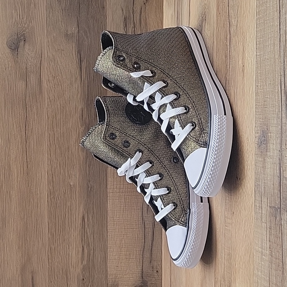 Converse High Top Brand new.